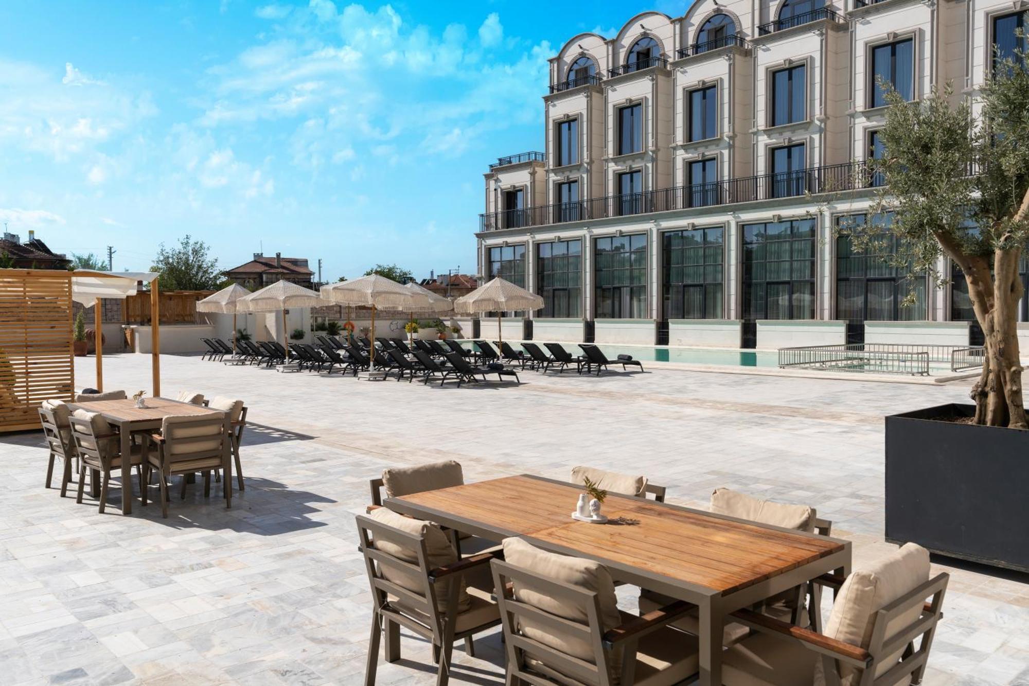 ホテル Barcelo Cappadocia ネヴシェヒル エクステリア 写真