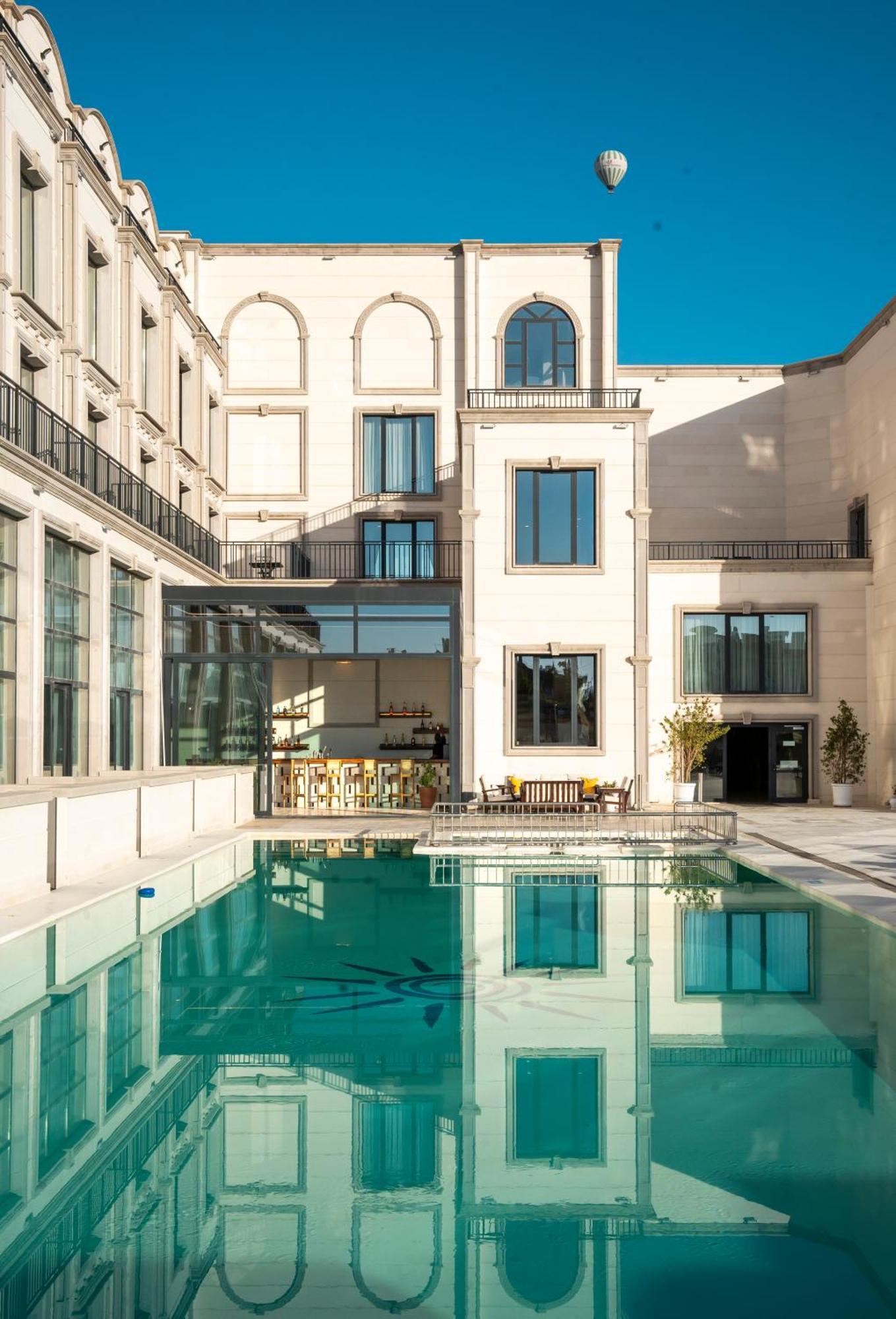ホテル Barcelo Cappadocia ネヴシェヒル エクステリア 写真