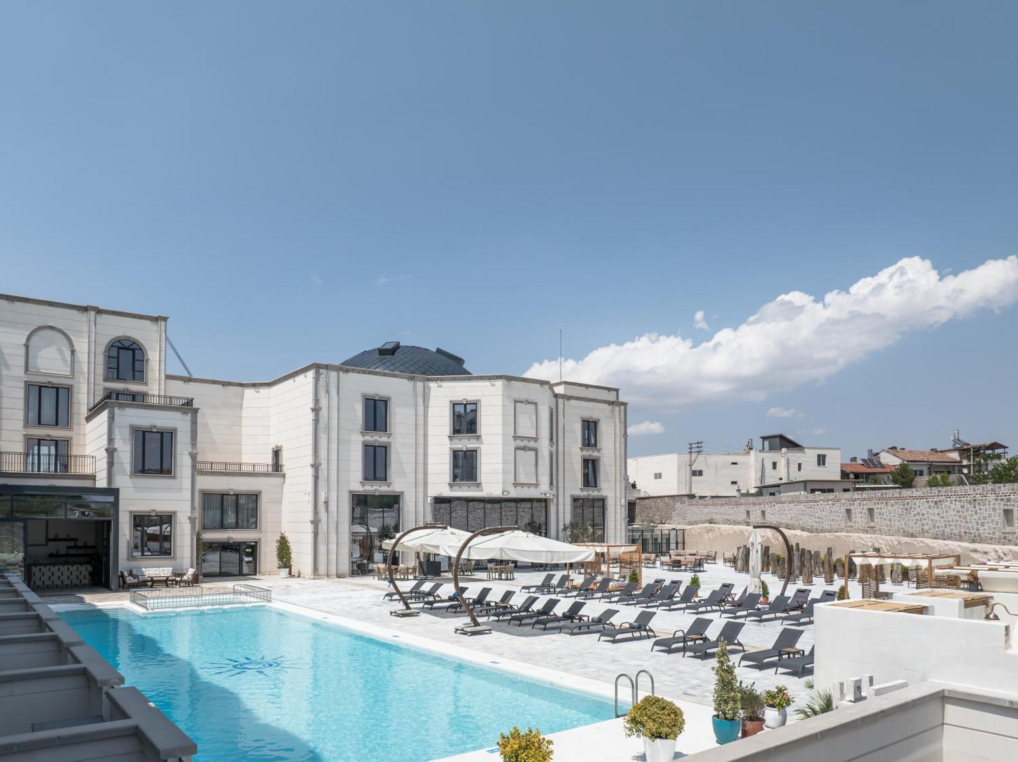 ホテル Barcelo Cappadocia ネヴシェヒル エクステリア 写真